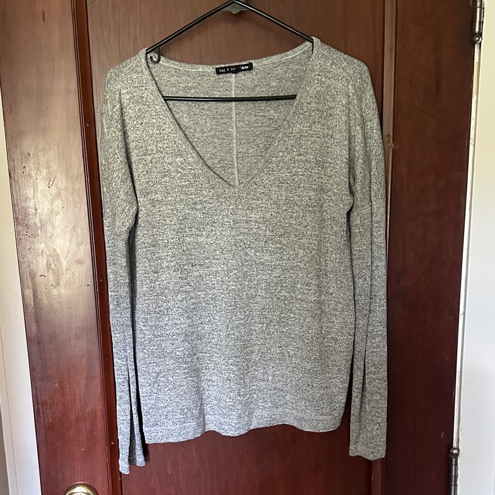 rag & bone Gray V-Neck Long Sleeve Knit Top